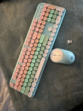 Pastel Wireless Keyboard and Mouse - Mint Pink Combo